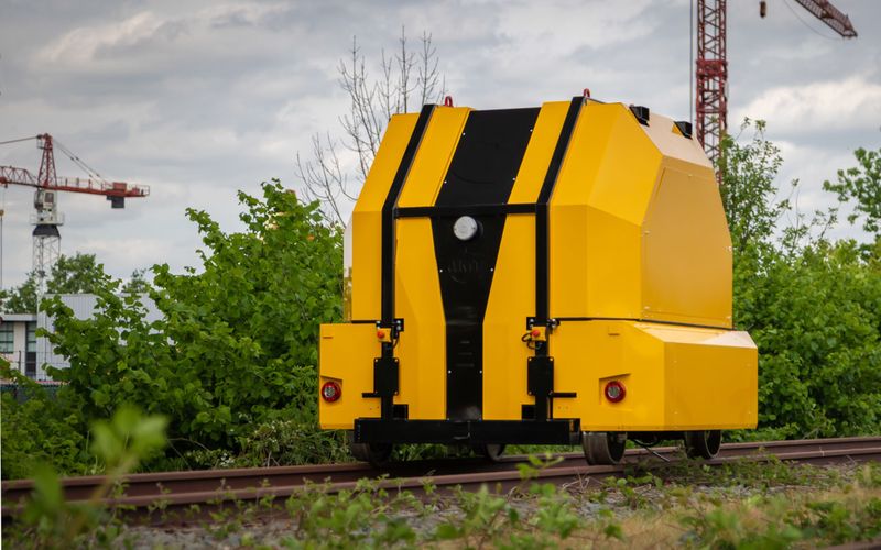 Track inspection and diagnostics vehicle
